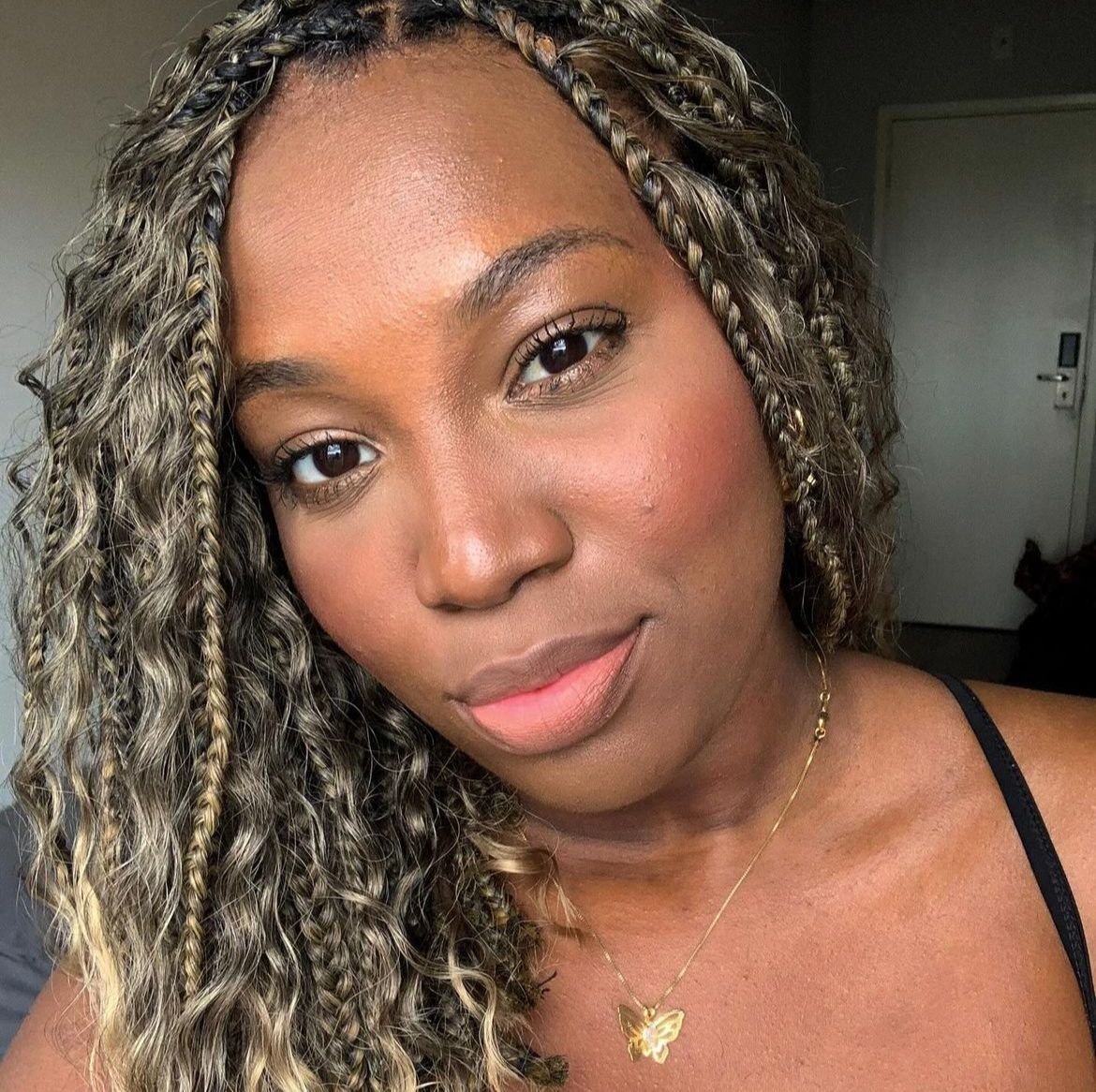 Ex-BBB Leidy Elin releva depressão após ataques racistas