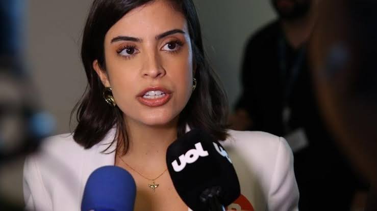 Fotos manipuladas de Tabata Amaral nua são vendidas em site adulto