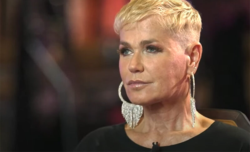 Vídeo: fã cospe em Xuxa após show