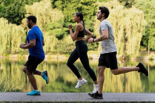 5 minutos de exercício por dia podem reduzir pressão arterial, diz estudo