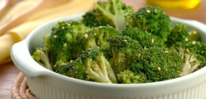 Comer mais vegetais como repolho e brócolis, pode proteger contra o câncer; Entenda