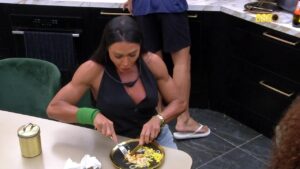 BBB25: Gracyanne vomita comida da xepa e põe médica em alerta