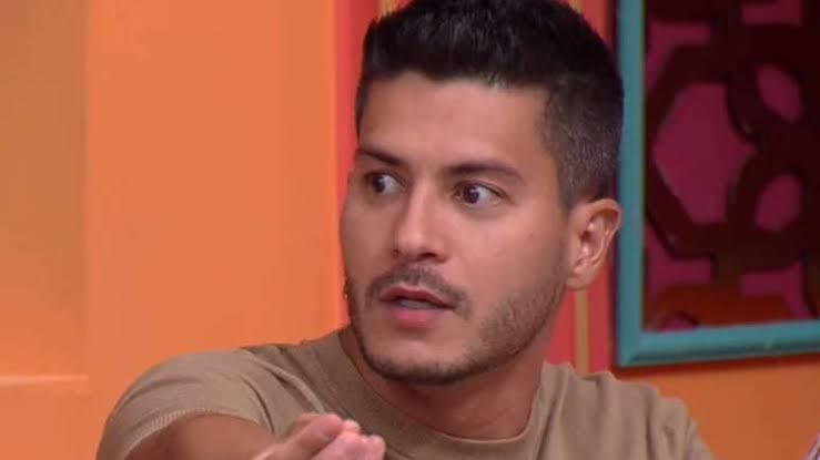 Arthur Aguiar se pronuncia ao ser acusado de ‘arregar’ para Gracyanne