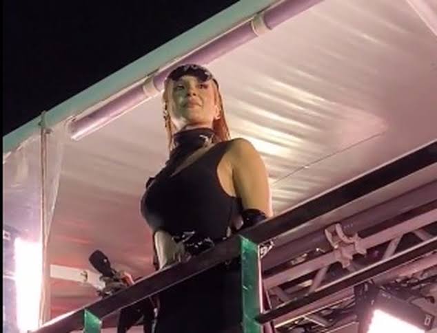 Vídeo: Claudia Leitte é vaiada em abertura do Carnaval de Salvador