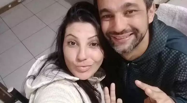 Homem é condenado a 17 anos por matar, carbonizar e enterrar namorada no quintal