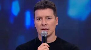 Rodrigo Faro é acusado de induzir fã a golpe