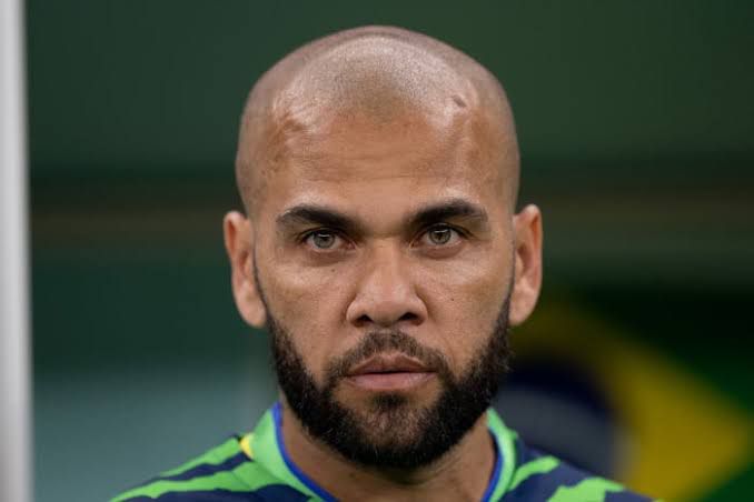 Brasileiros se revoltam com Justiça espanhola após absolvição de Daniel Alves