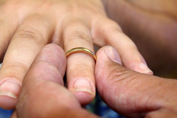 Relacionamentos não monogâmicos podem ser tão felizes quanto os monogâmicos, diz estudo