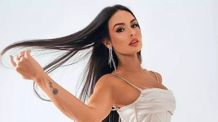 Box de Larissa Santos explode durante banho e ex-BBB leva 14 pontos