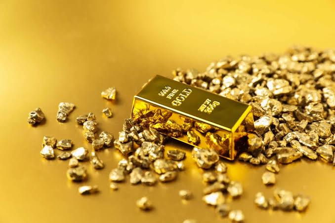 Cientistas descobrem Pedra Filosofal e transformam chumbo em ouro