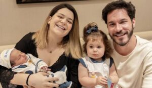 Eliezer fica de enfermeiro por doença que atingiu Viih Tube e filhos