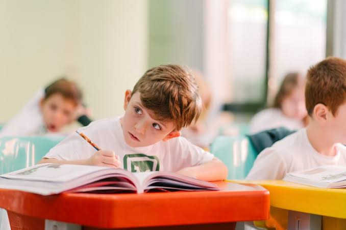 Polêmica: SP inicia projeto com inteligência artificial no ensino estadual