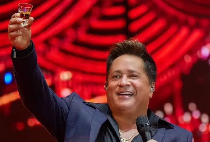 Leonardo debocha após fãs reclamarem de apresentação de show bêbado