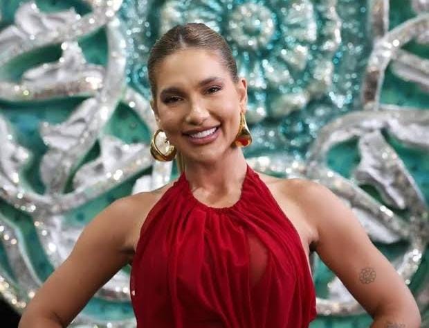 Virginia Fonseca vira piada ao ser flagrada sambando na Grande Rio