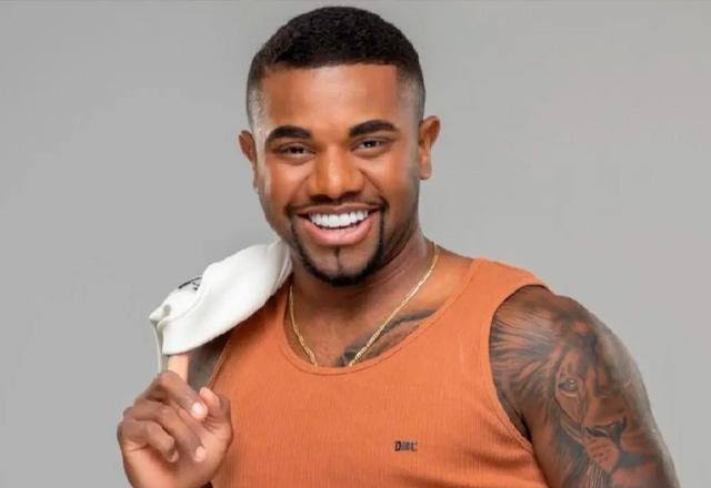 Davi Brito faz teste de popularidade em shopping e se arrepende com fracasso