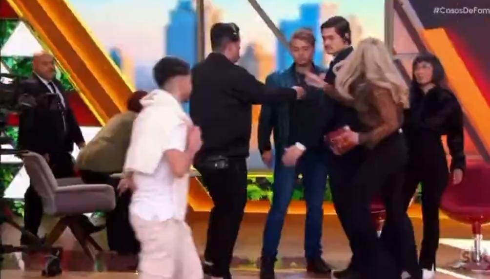 Casos de Família perde controle e participante é agredida por ex em programa