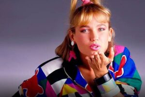 Fã diz ter sido proibida de publicar fotos antigas de Xuxa pela equipe da apresentadora