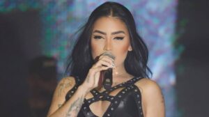 Vídeo: MC Mirella abandona show ao ver plateia vazia e é detonada