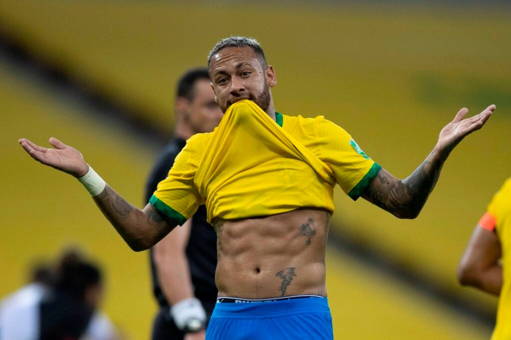 Neymar causa divórcio após mulher pegar marido com fotos íntimas do jogador