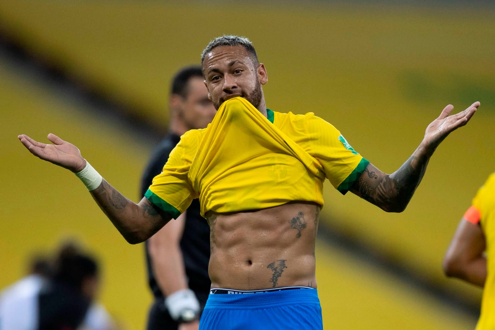 Neymar causa divórcio após mulher pegar marido com fotos íntimas do jogador